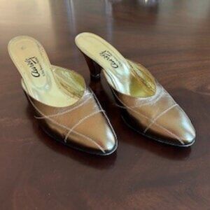 Aurele Rue Royale Paris Gold Heels - Size 6.5